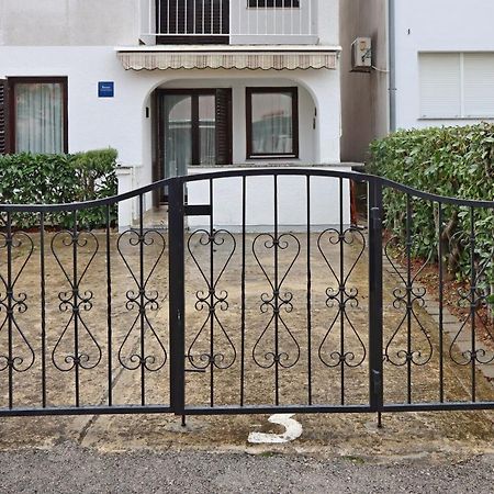 Apartments With A Parking Space Vantacici, Krk - 18476 مالينسكا المظهر الخارجي الصورة
