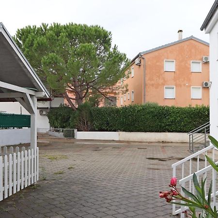 Apartments With A Parking Space Vantacici, Krk - 18476 مالينسكا المظهر الخارجي الصورة