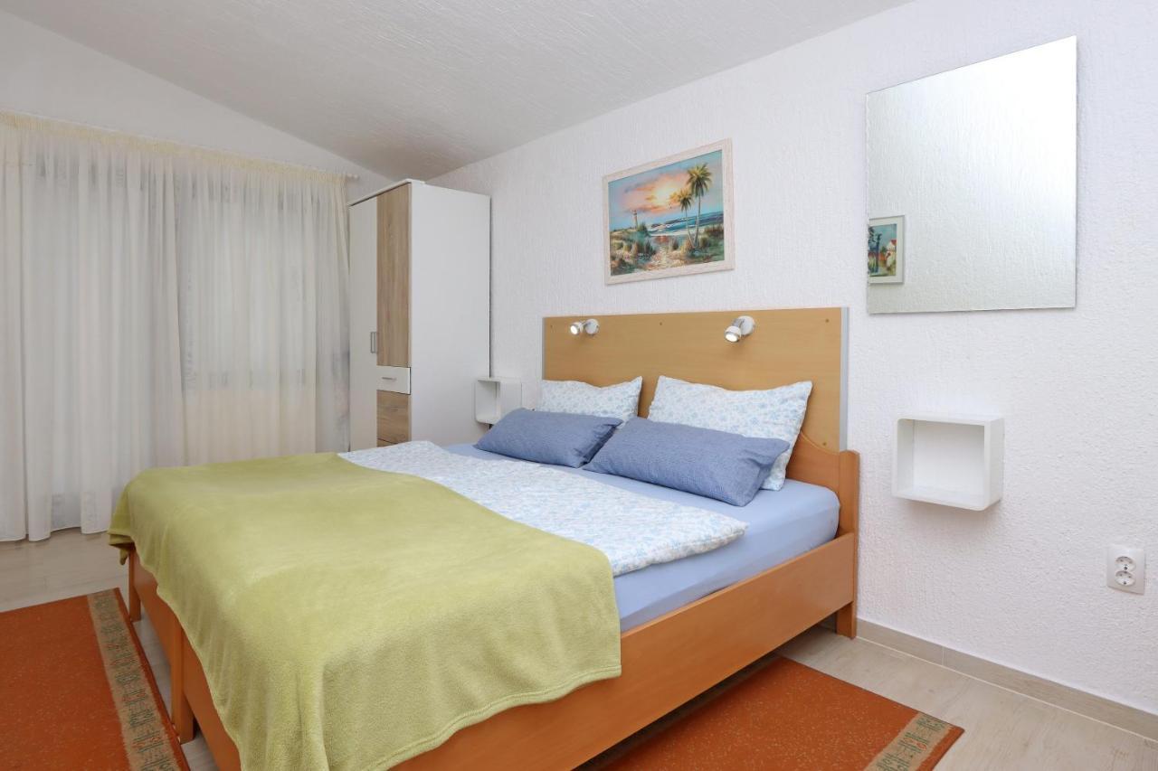 Apartments With A Parking Space Vantacici, Krk - 18476 مالينسكا المظهر الخارجي الصورة