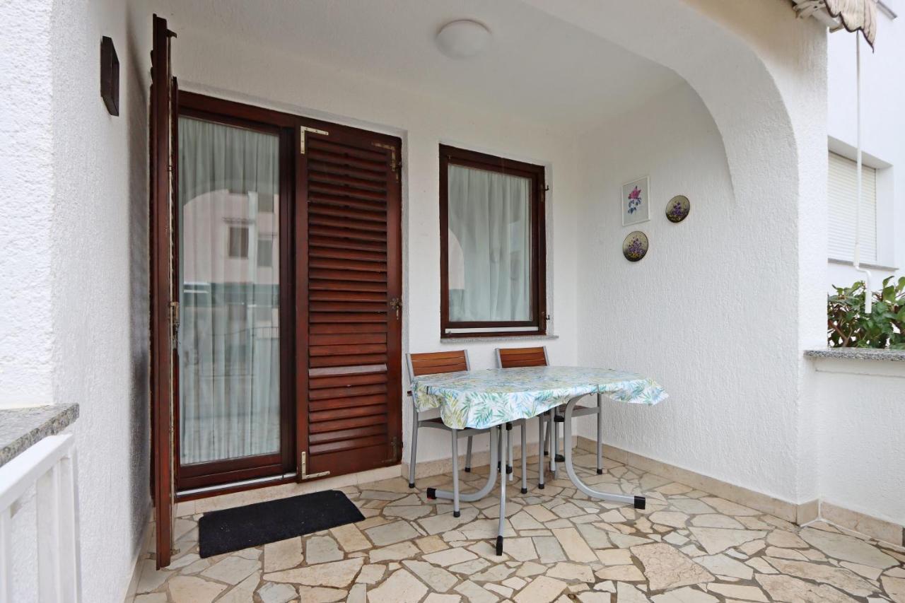 Apartments With A Parking Space Vantacici, Krk - 18476 مالينسكا المظهر الخارجي الصورة